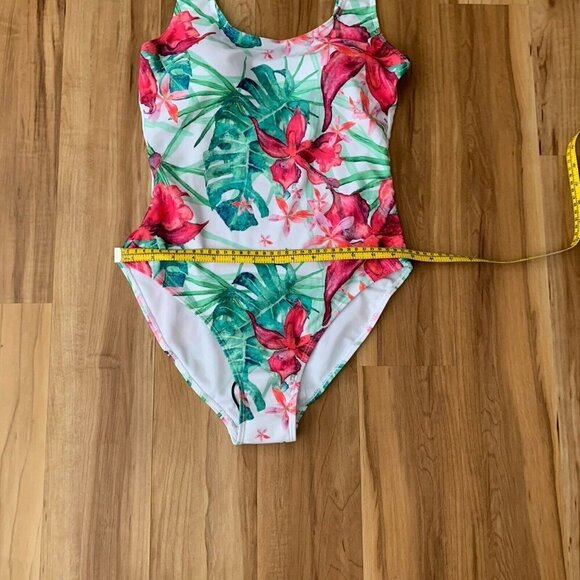 Nicole Miller One Piece Medium Swimsuit With Scoop Back Floral Lagoon NWT - Picture 4 of 10